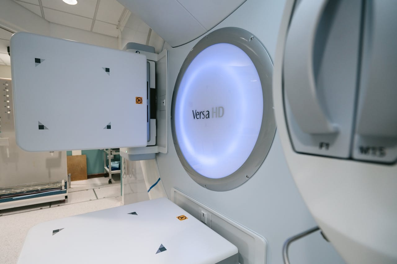 oncologist specialist near me, cancer treatment center.